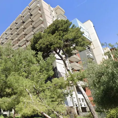 Zona Poggiofranco 公寓 巴里